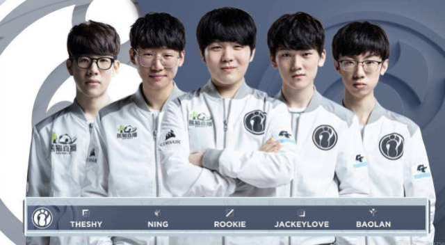 更是将足球 更是将足球