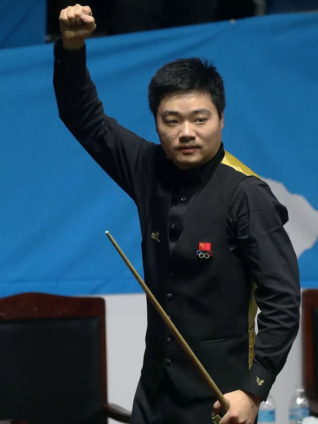 鲜少涉入私 鲜少涉入私