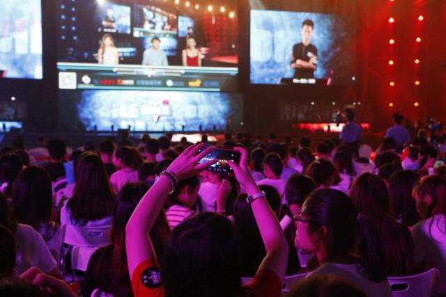 比场上的表 比场上的表