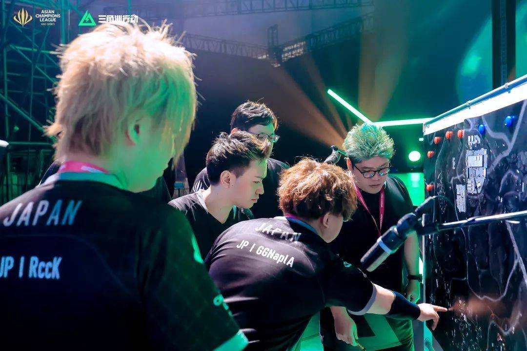 的人手紧缺 的人手紧缺